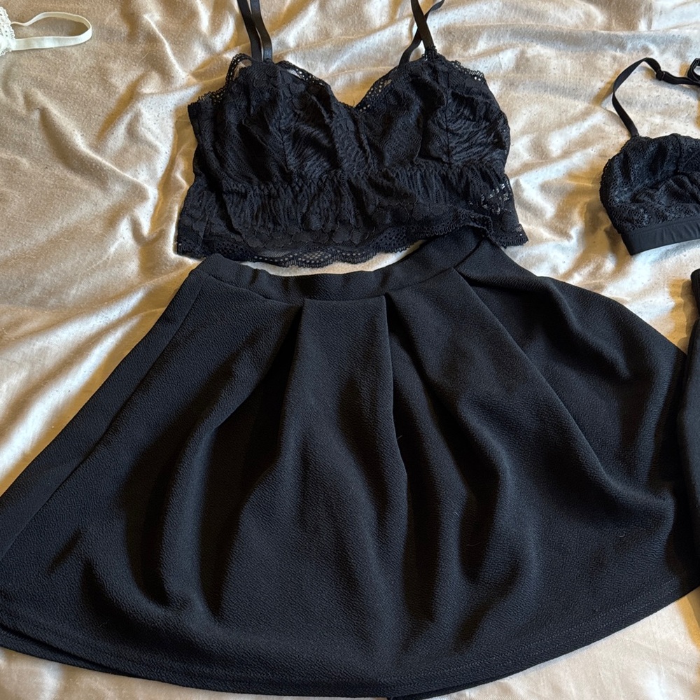 Goth outfit sets! Black lace crop top and pleated mini skirt